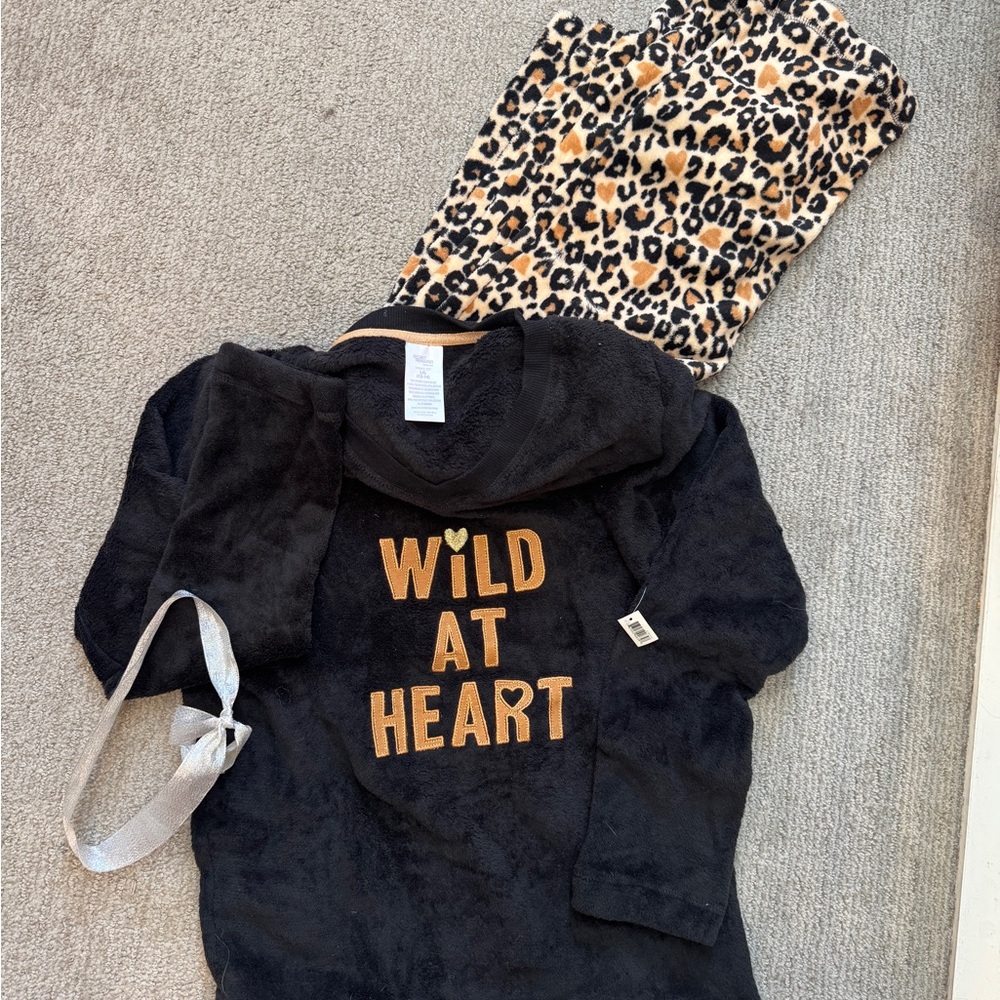 Secret Treasures Black Top with Gold 'Wild At Heart' Print